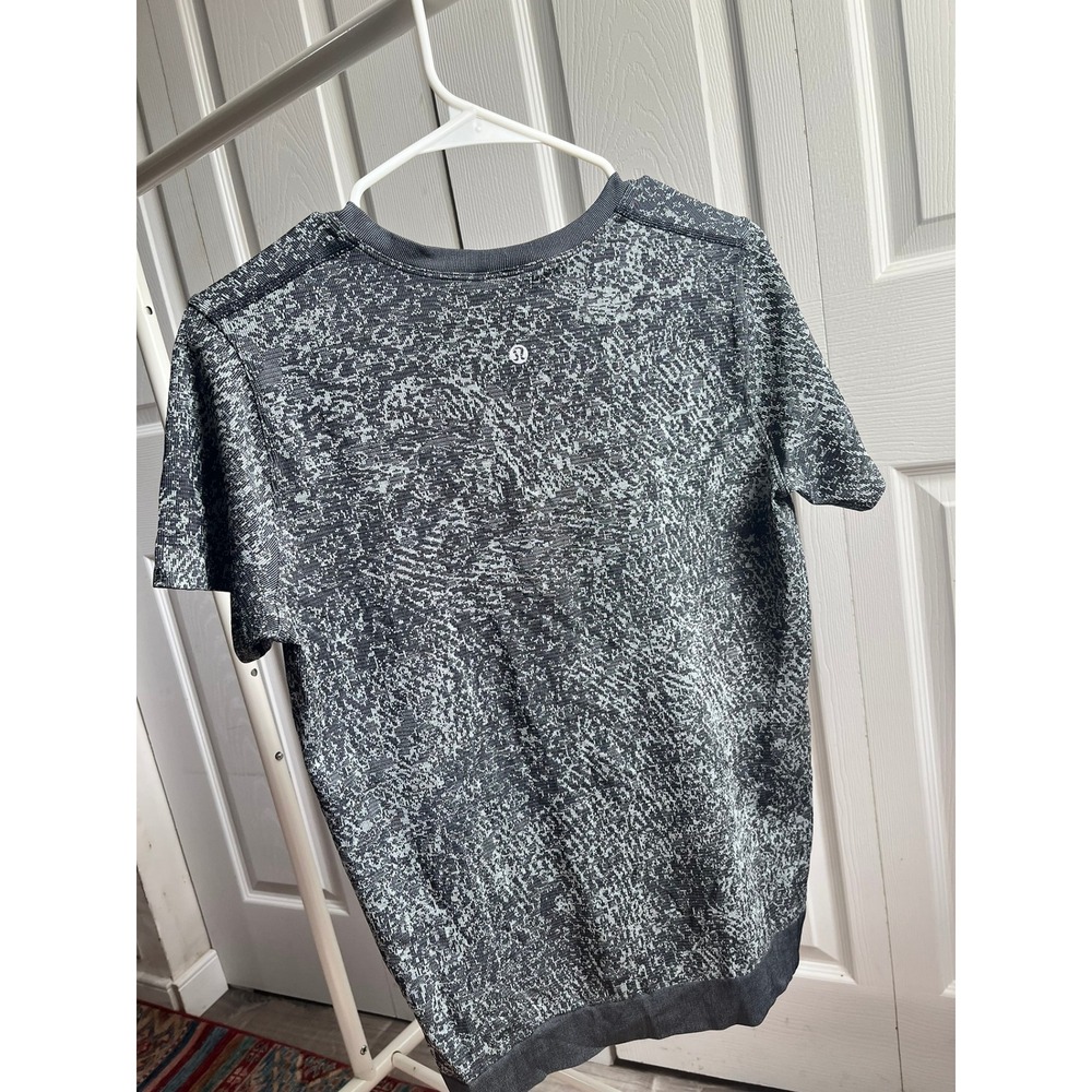 Lululemon Metal Vent Tech Short Sleeve Shirt Grey Black Static Print Mens L